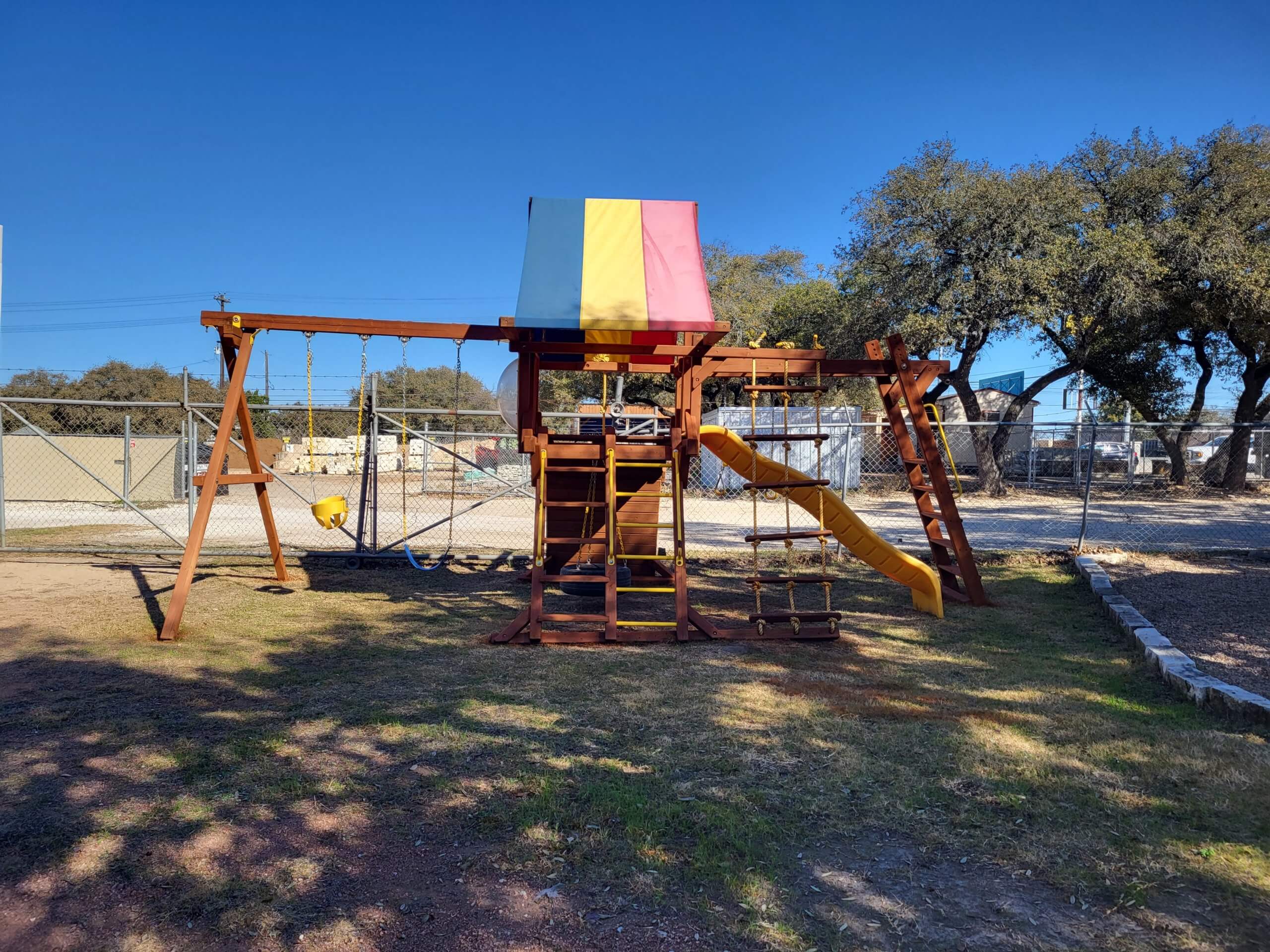Rainbow Castle III - Rainbow Play Systems